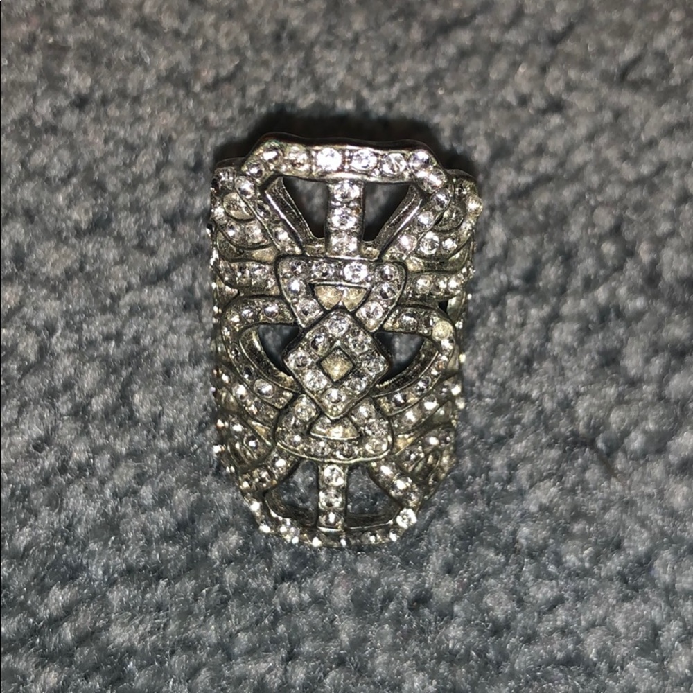 Charlotte Russe Statement Ring - Picture 2 of 3